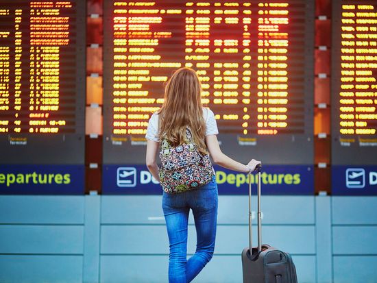 Airport_Flight_Schedule_shutterstock_587328371