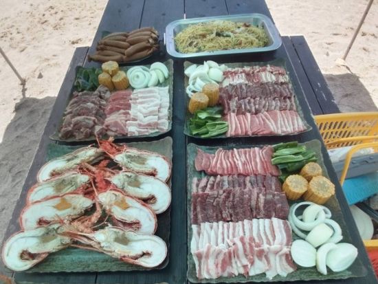 【完全貸切】瀬底島・水納島ボート＆ジェットスキー体験  マリンスポーツ遊び放題付き＜最大9名＞