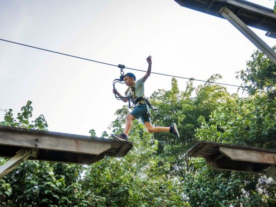 メガアドベンチャー・シンガポール　入場チケット事前予約　ジップラインなどの空中アスレチックを体験＜セントーサ島＞