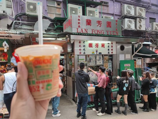 中環（セントラル）半日観光ツアー　ミッドレベル・エスカレーター周辺 or セントラル中心部を散策＜混載または貸切／英語ガイド＞