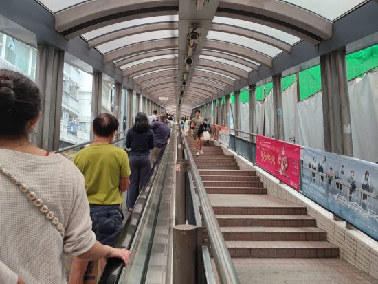 中環（セントラル）半日観光ツアー　ミッドレベル・エスカレーター周辺 or セントラル中心部を散策＜混載または貸切／英語ガイド＞