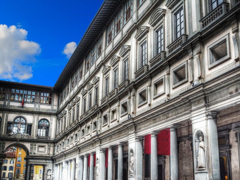 Florence_Uffizi-Gallery_shutterstock_326274464
