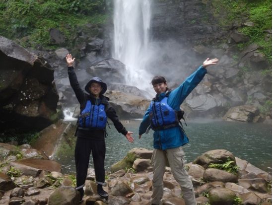 西表島の大自然を手軽に体感！午前or午後が選べるピナイサーラの滝壺体験＜約4時間／画像プレゼント＆送迎付き／西表島＞