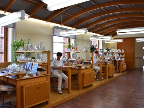 名陶ヘレンドの工房を訪ねる1日観光 ＜日本語／3～10月／昼食付き／ブダペスト発＞