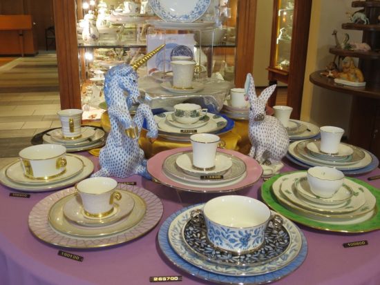 名陶ヘレンドの工房を訪ねる1日観光 ＜日本語／3～10月／昼食付き／ブダペスト発＞