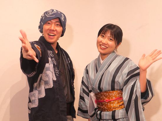 案内役は、でかした！ズッキュン丸の2人