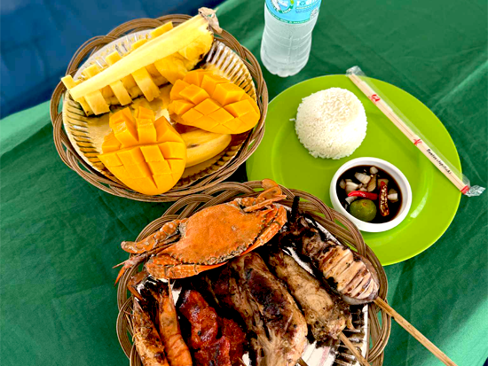 island-hopping_lunch