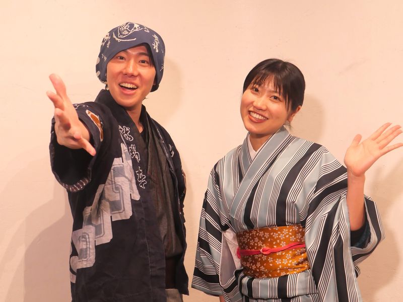 案内役は、でかした！ズッキュン丸の2人