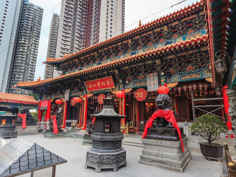 Hong Kong_Wong Tai Sin Temple_黄大仙寺院_shutterstock_171966536