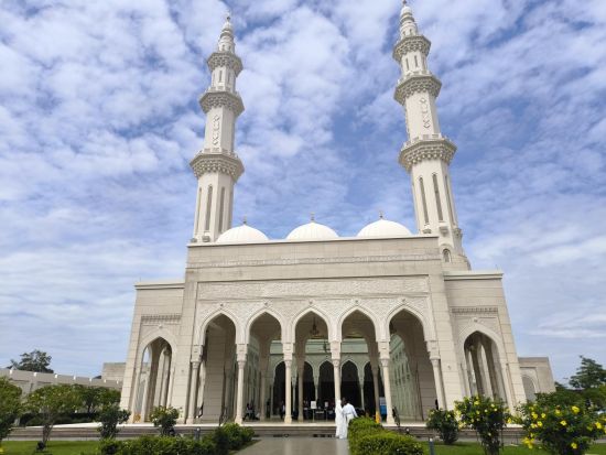 話題の2大モスク ピンクモスク＆ホワイトモスク⇔クアラルンプール市内 往復シャトルバス送迎＜午前／英語ドライバー／セントラルマーケット解散＞