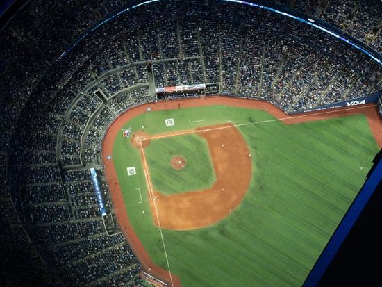 トロント野球観戦 3泊4日英語パッケージ / 観戦チケット＆トロントダウンタウンホテル３泊 & 往路空港送迎付き