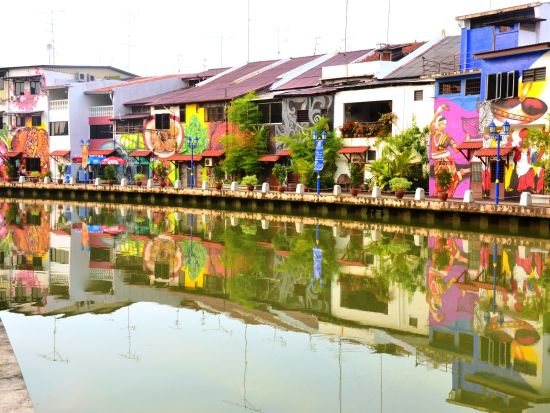 世界遺産マラッカ日帰り観光ツアー　オランダ広場＆セントポール教会＆ババニョニャ博物館＆リバークルーズ＜ニョニャ料理ランチ／早めの帰着／日本語ガイド＞