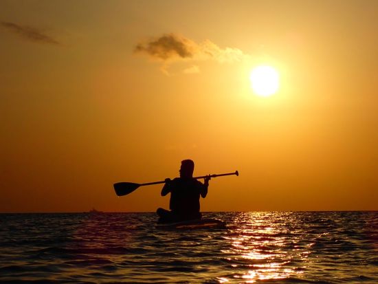 宮古島サンセットSUPツアー 夕日を眺めながらクルージング！ ツアー中の写真を無料プレゼント★＜初心者歓迎／6歳～／1時間半＞