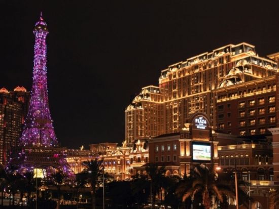 マカオナイトツアー☆オープントップバスで夜景観賞＋世界遺産夜景散策＋ポルトガル料理ディナー付き＜日本語ガイド／マカオ発／ホテルお送り付き＞