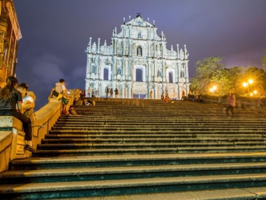 マカオナイトツアー☆オープントップバスで夜景観賞＋世界遺産夜景散策＋ポルトガル料理ディナー付き＜日本語ガイド／マカオ発／ホテルお送り付き＞