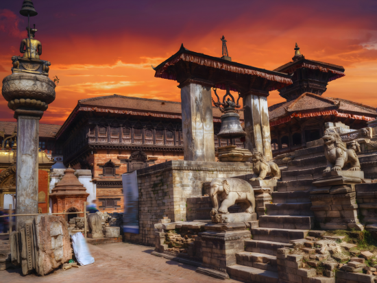 【カトマンズ発】ネパール新年・ビスケットジャトラ完全攻略｜日本語ガイドと特等席から望む「神々の山車祭り」1日観光