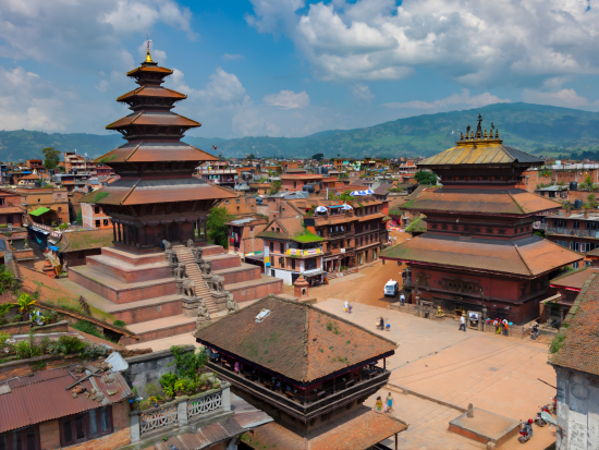 【カトマンズ発】ネパール新年・ビスケットジャトラ完全攻略｜日本語ガイドと特等席から望む「神々の山車祭り」1日観光