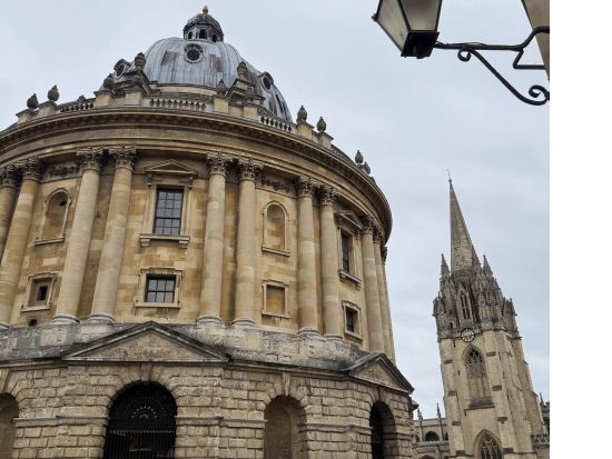 【ロンドン最終日】選べる郊外1日観光＋ヒースロー空港ドロップオフ＜専用車／日本人アシスタント／ホテル送迎＞by とらベアトラベル