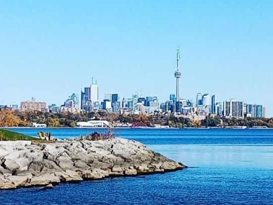 ナイアガラの滝＆トロント市内観光ツアー　人気2大観光地を1日で巡る凝縮プラン　ナイアガラシティクルーズ付き＜混載／日本語ガイド／トロント発着＞