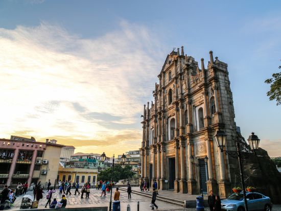 マカオ市内観光＋ハウス・オブ・ダンシングウォーター鑑賞　カジノ体験＆ビュッフェランチ付き＜混載／日本語ガイド／マカオ発＞