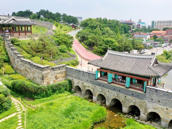 午後発！水原半日観光ツアー　世界遺産の水原華城と行理団キル散策＆話題の韓国ドラマ聖地巡り ＜日本語ガイド／午後／明洞解散＞