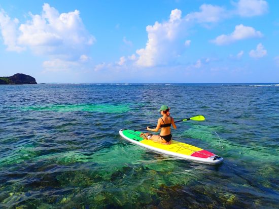 石垣島絶景SUP体験 クリスタルブルーの海を満喫！ 写真データ無料＆南部エリア送迎付き＜石垣島／3時間＞