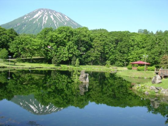 札幌発日帰りバスツアー　登別・洞爺湖道南絶景一日観光満期プラン　地球岬・登別地獄谷・洞爺湖展望台・昭和新山＜1名催行/4～11月/大通駅発着>