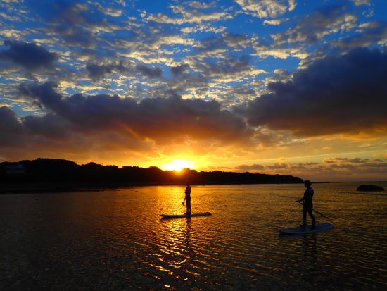 サンライズSUP体験 石垣島の海上で迎える特別な朝＜写真データ無料／石垣島／2時間＞