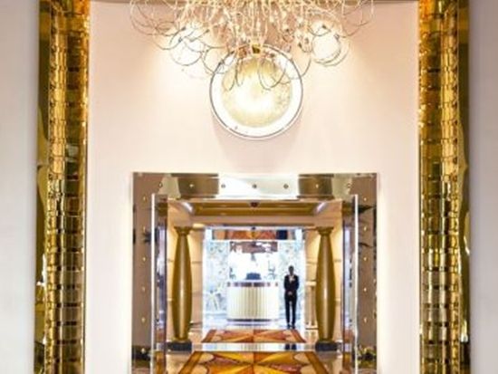 レストラン「アル・イワン（AL IWAN）」 食事券＆事前予約サービス＜ビュッフェランチ／ビュッフェディナー＞*ブルジュ・アル・アラブ内