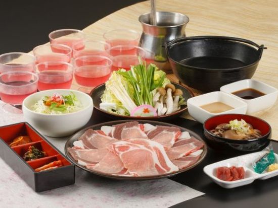 名古屋発日帰りミステリーバスツアー サクランボ狩り食べ放題×工場直売ドーナツ詰め放題×○○○豚しゃぶしゃぶ＜5~6月／名古屋発＞