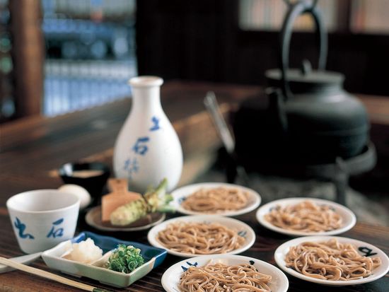 【期間限定】花のじゅうたんと出石城下町、白井大町藤公園 花名所巡り日帰りツアー＜大阪発着＞の写真4