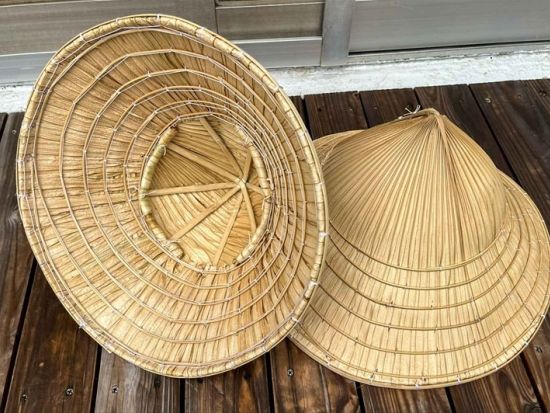 伊平屋島の伝統を未来へ　実用性100％クバ笠づくり体験＜3時間／中学生以上／毎日開催／伊平屋＞