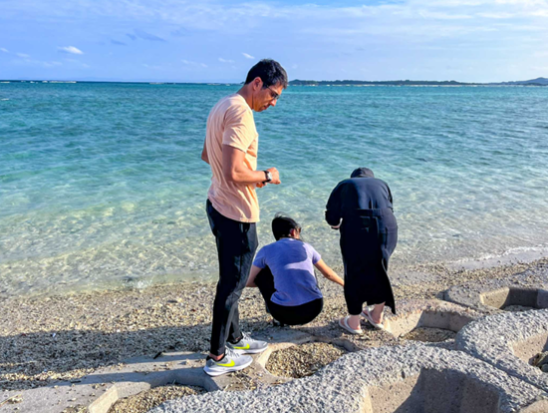 伊平屋島の海が育てた素材で砂浜キャンバスアートづくり＜3時間／中学生以上／毎日開催／伊平屋＞