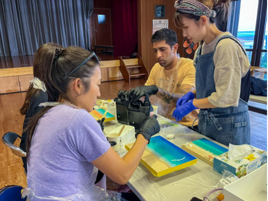 伊平屋島の海が育てた素材で砂浜キャンバスアートづくり＜3時間／中学生以上／毎日開催／伊平屋＞
