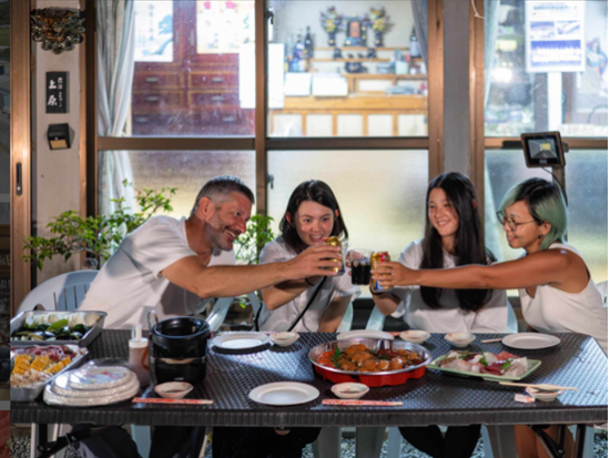 伊平屋島で漁師の家に泊まる　まんくやー民泊体験＆鮮魚グルメ＜1泊／夕朝食付／伊予島＞