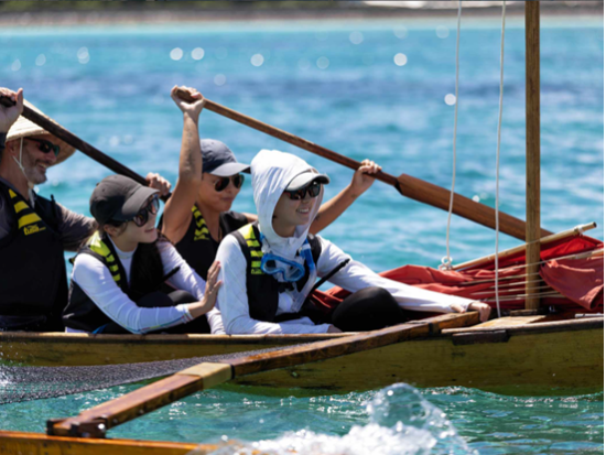 伊平屋島の海で伝統漁体験！サバニで行く追込み漁と魚料理＜4時間／中学生以上／夏季限定／伊平屋＞