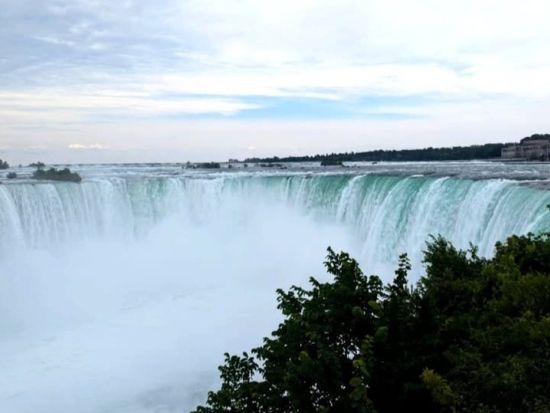 ナイアガラ半日観光ツアー　ナイアガラシティクルーズ付き＜混載／日本語ガイド／トロント発着＞