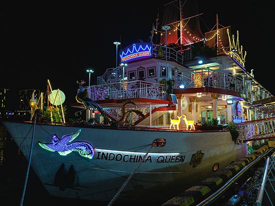 〈夜の定番プラン！セット割！〉 水上人形劇鑑賞とディナークルーズ