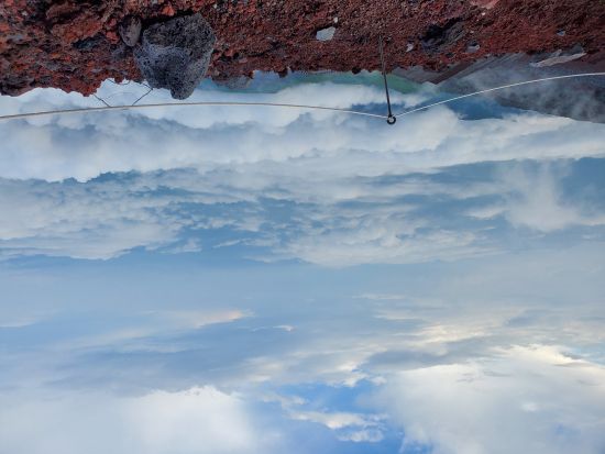 【英語専門ガイドツアー】日本の最高峰・世界遺産 富士山登頂とご来光体験ツアー1泊2日 – 初心者でも安心サポート付き〈出発保証／山小屋宿泊／富士山入山料込み〉