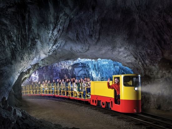 Copy of EY3JqeKXYAAZ-q6