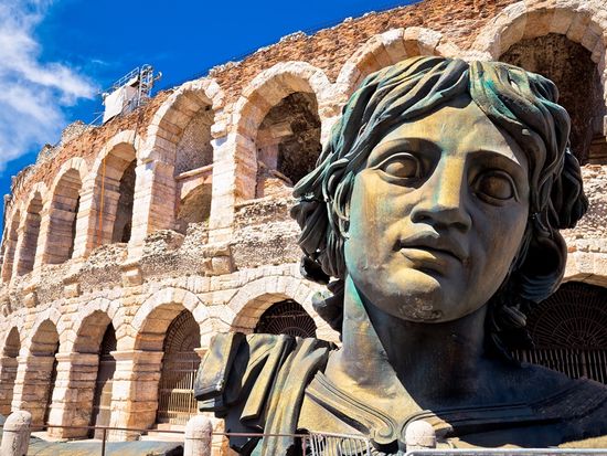 Italy_Verona_Roman_Amphitheater_shutterstock_643797751