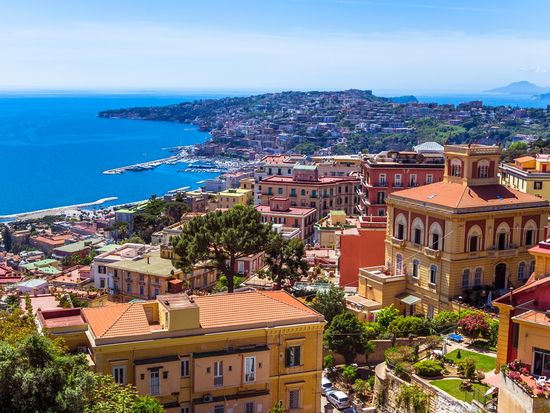 Italy_Naples_Old_Town_View_Hilltop_shutterstock_650463118