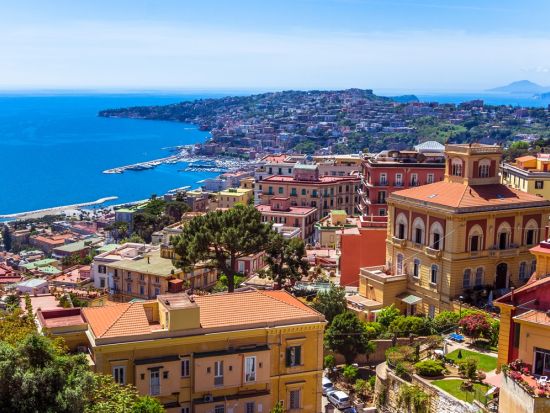 ローマ市内ホテル ⇒  ナポリ市内ホテル 送迎サービス 立ち寄り観光付きプランあり＜貸切／英語ドライバー＞ by Max Harvest