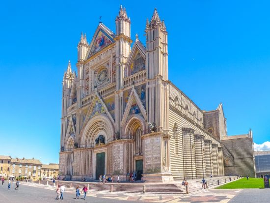 ローマ市内ホテル ⇒  フィレンツェ市内ホテル 送迎サービス 立ち寄り観光付きプランあり＜貸切／英語ドライバー＞ by Max Harvest