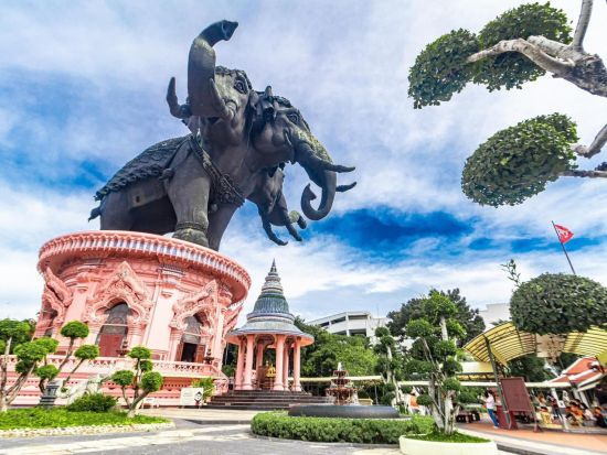 神秘のエラワンミュージアムへ！楽々シャトルバス＜選べる午前発・午後発/嬉しいワットアルン解散＞