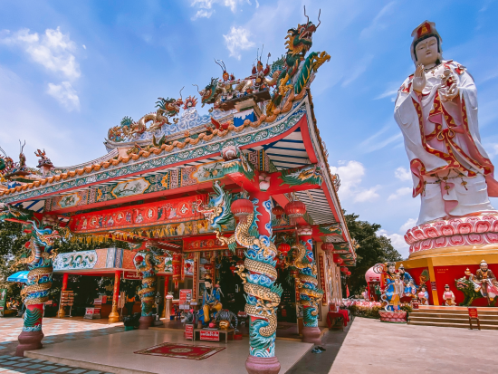 バンコクフォトジェニック観光ツアー　ピンクのガネーシャ＆ワット・パクナム　「ピンクのカオマンガイ」食事券またはバーンパッタイ昼食付きプラン＜午前／日本語ガイド＞