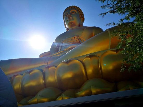 バンコクフォトジェニック観光ツアー　ピンクのガネーシャ＆ワット・パクナム　「ピンクのカオマンガイ」食事券またはバーンパッタイ昼食付きプラン＜午前／日本語ガイド＞