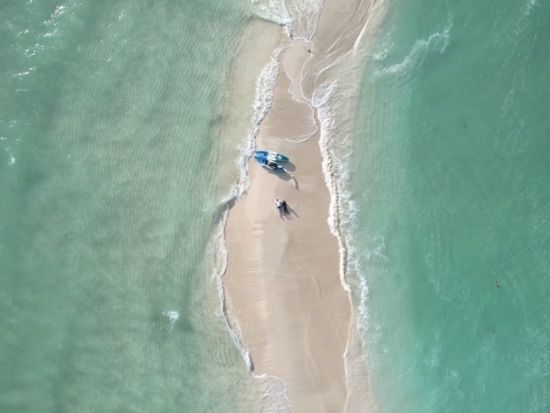【少人数制】サンセットカヤックツアー 幻の島ユニの浜での絶景体験＜写真＆ドローン撮影付き／1歳～／約2時間／宮古島＞
