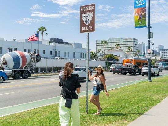 ロサンゼルス オープンエア・バスツアー　ハリウッド＆ビバリーヒルズ＆セレブ豪邸など ＜日本語オーディオガイドあり／英語ドライバーガイド／ハリウッド発＞