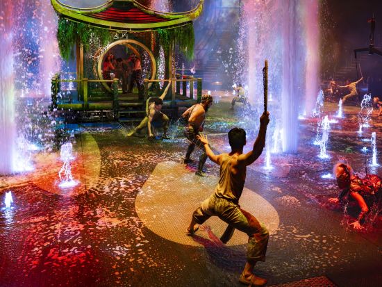 マカオ市内観光＋ハウス・オブ・ダンシングウォーター鑑賞　カジノ体験＆ビュッフェランチ付き＜混載／日本語ガイド／マカオ発＞